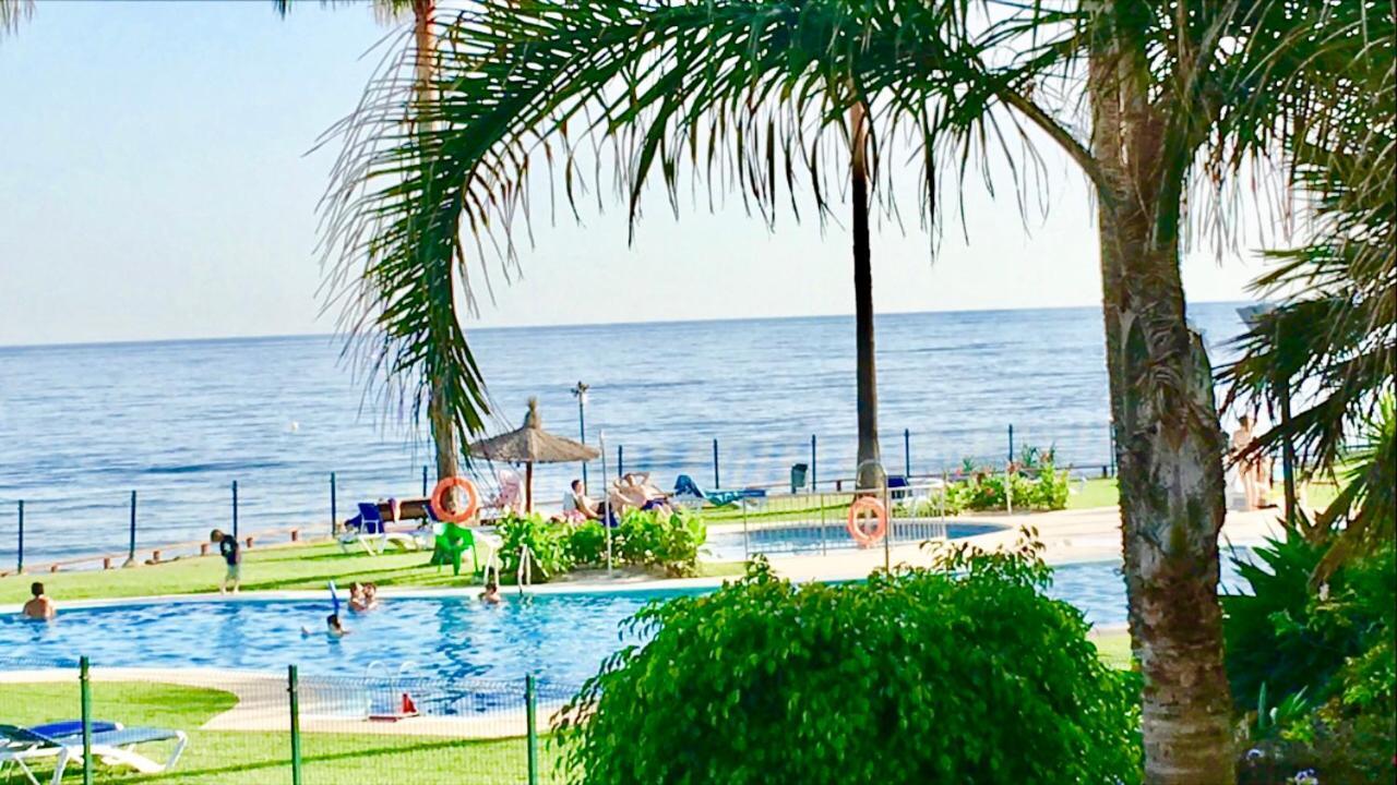 Mi Capricho A17 Beachfront Apartment Ла-Кала-де-Михас Экстерьер фото