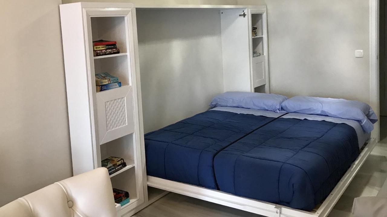 Mi Capricho A17 Beachfront Apartment Ла-Кала-де-Михас Экстерьер фото